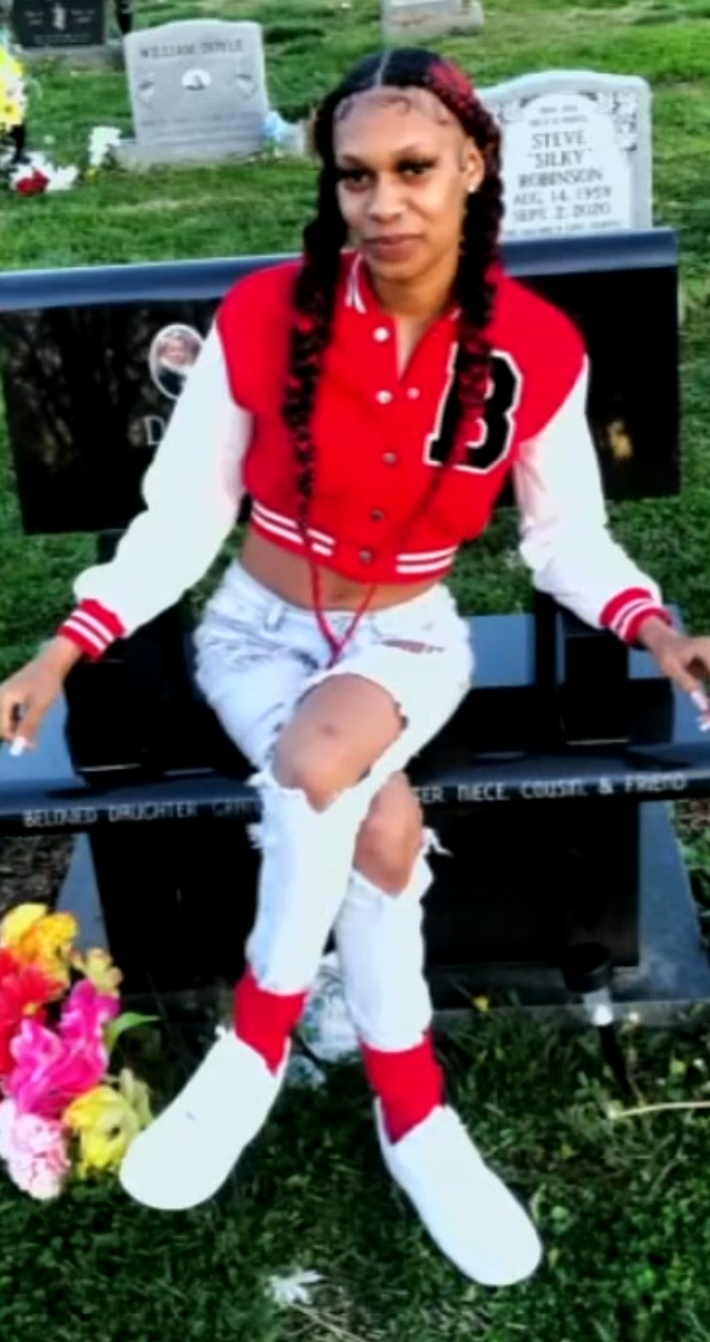 母亲送孩子上学路上被枪杀，美国肯塔基州这个公交站一周两起枪案