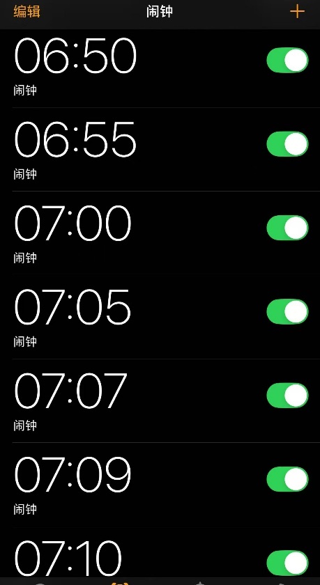 经常按掉闹钟继续睡，对身体是好还是坏？