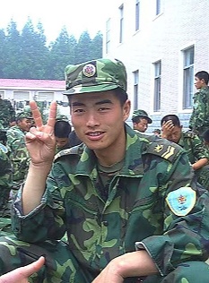 “就你胆大，胆子真大！”“兵支书”倒挂30多分钟救起坠井村民