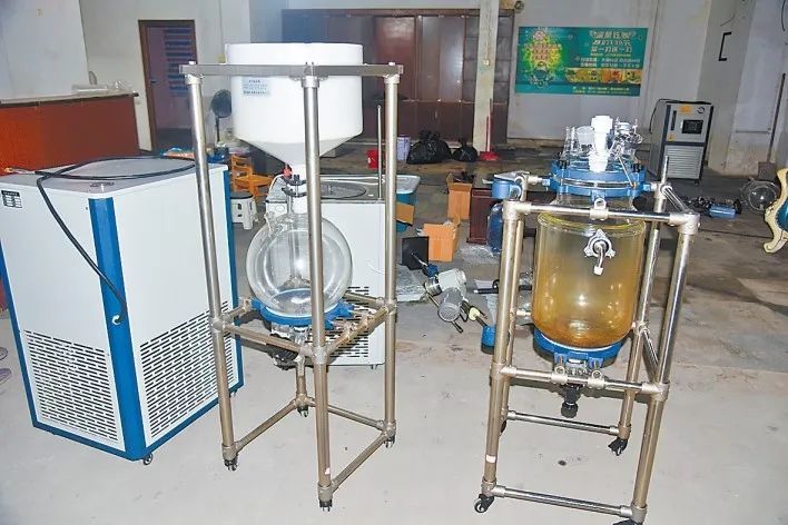 现实版扫毒风暴!一张字条挖出一个制毒窝点...... 现实版扫毒风暴!一张字条挖出一个制毒窝点......