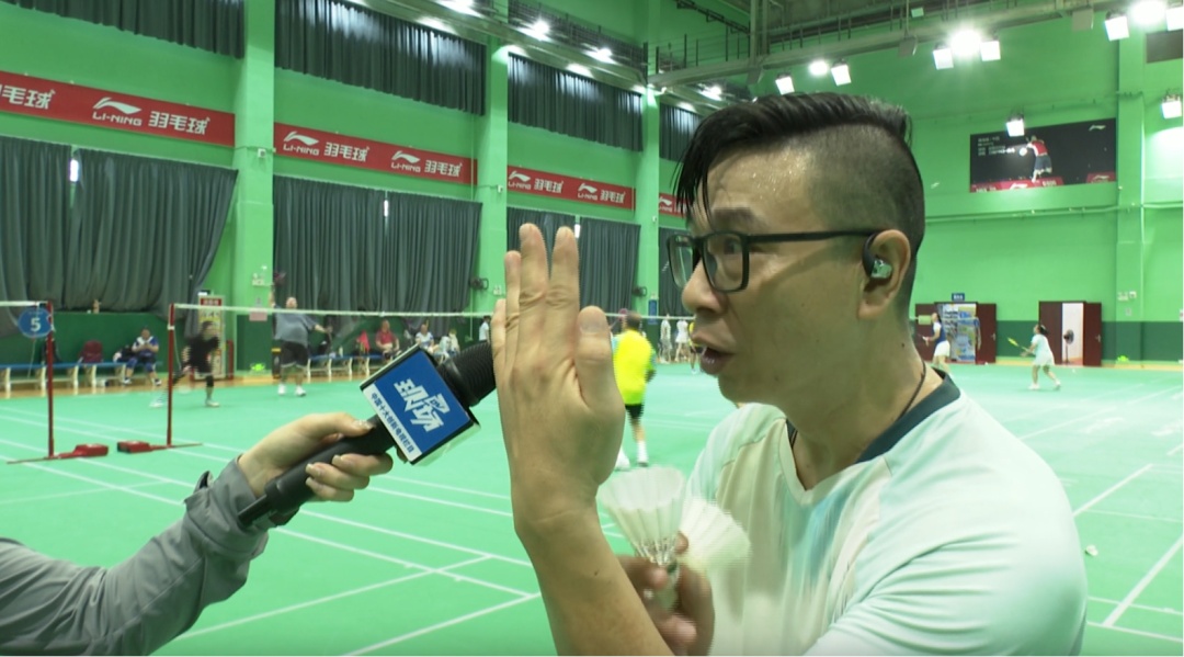 羽毛球成 “凶器”？阿姨打羽毛球被球击穿眉骨，重要提醒