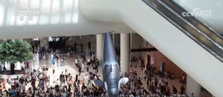 科学实验引来“哇”声一片！多彩科技游成顶流 “沉浸式”上天入海解锁新识