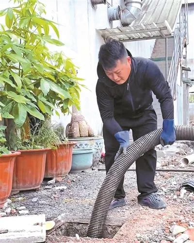 “我想做掏粪界的‘海底捞’！”