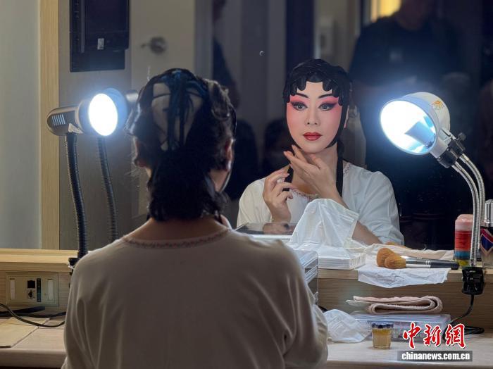 台湾写真：“这里有我的知音”——于魁智、李胜素宝岛献艺掀年轻观众追戏热