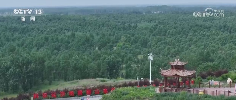 科技“啃出”绿色奇迹！卫星视角“瞰变化” 探秘从黄沙漫天到绿意蔓延的蜕变