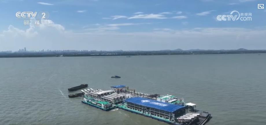 世界首创生态清淤一体化水上平台全面投入使用 世界首创生态清淤一体化水上平台全面投入使用