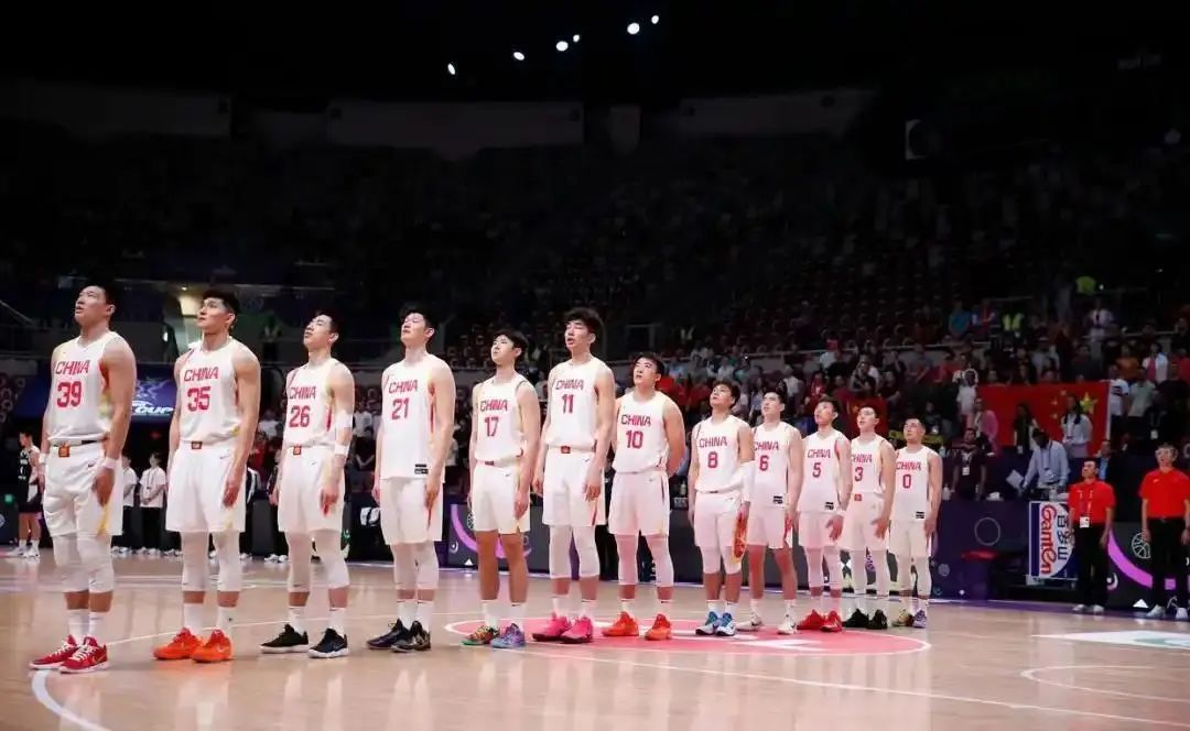 击败韩国队！中国男篮时隔10年再进亚洲杯四强！