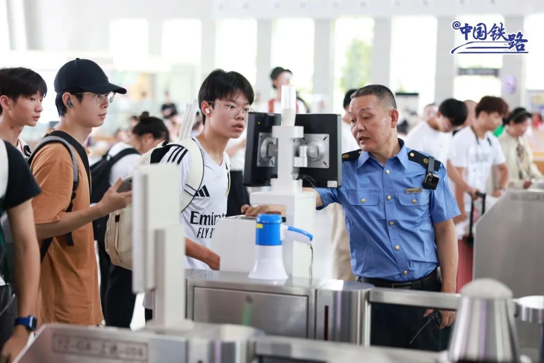 铁路部门进一步优化学生旅客购票出行优惠措施