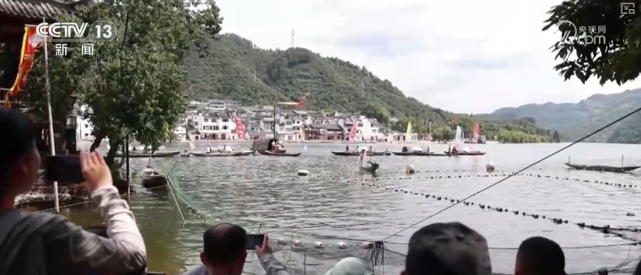 “绿色红利”富了百姓！“两山”理念“绿色密码”让茶园更绿、茶农日子更甜