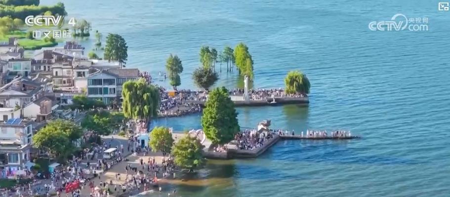 绿水青山释放经济红利 生态保护与产业发展双赢