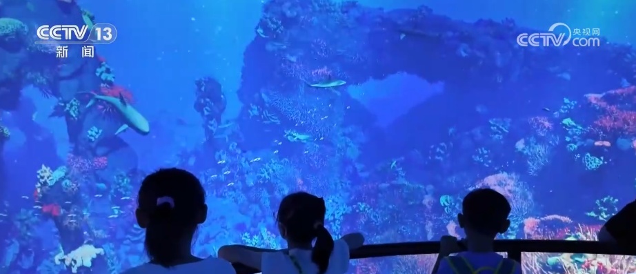 科学实验引来“哇”声一片！多彩科技游成顶流 “沉浸式”上天入海解锁新识