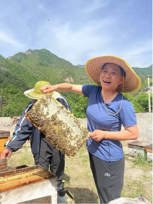 被洪水冲走的村支书尹春燕“回家”，他们哭着说……