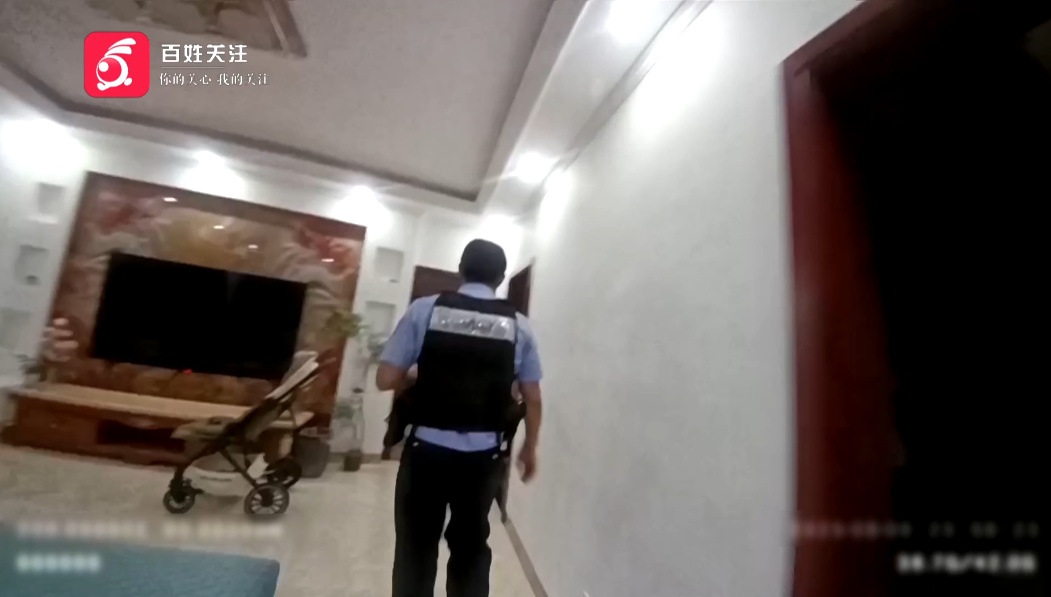 贵阳一对夫妻吵架，竟把六个月的婴儿独自扔在家？民警化身“超级奶爸”登场了……