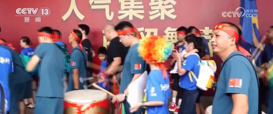 “体育+”经济全方位无死角借“体”出击 夏夜运动热力全开激起消费“涟漪” “体育+”经济全方位无死角借“体”出击 夏夜运动热力全开激起消费“涟漪”