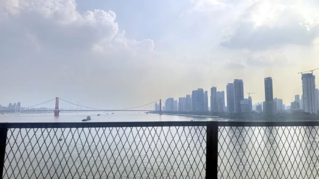 高铁列车过长江,要用几分钟? 高铁列车过长江,要用几分钟?