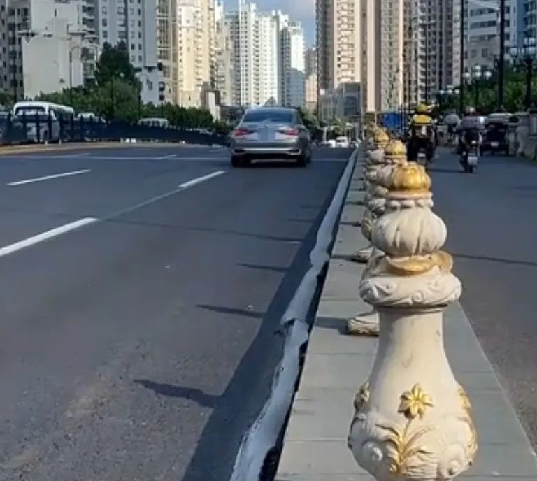 上海武宁路桥“热化了”？明显变形鼓包，网友：给它两瓶盐汽水！这波太凶，挺住