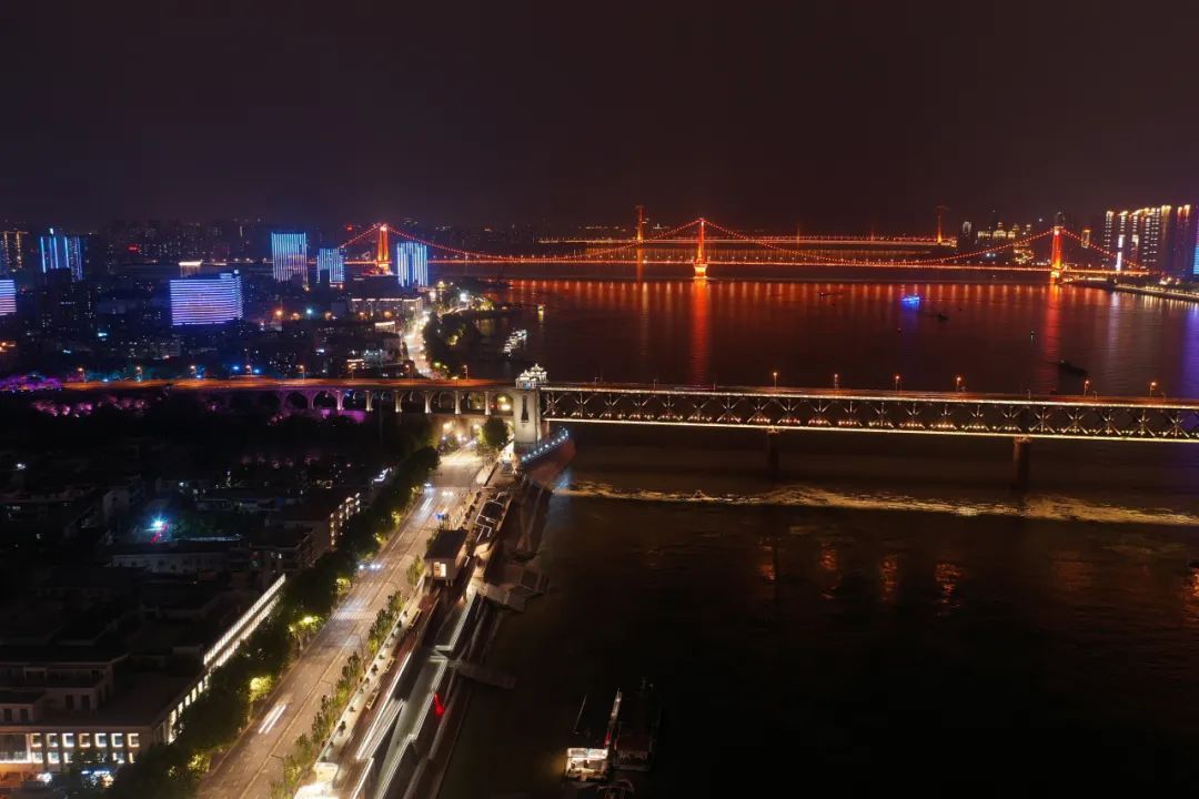 高铁列车过长江,要用几分钟? 高铁列车过长江,要用几分钟?