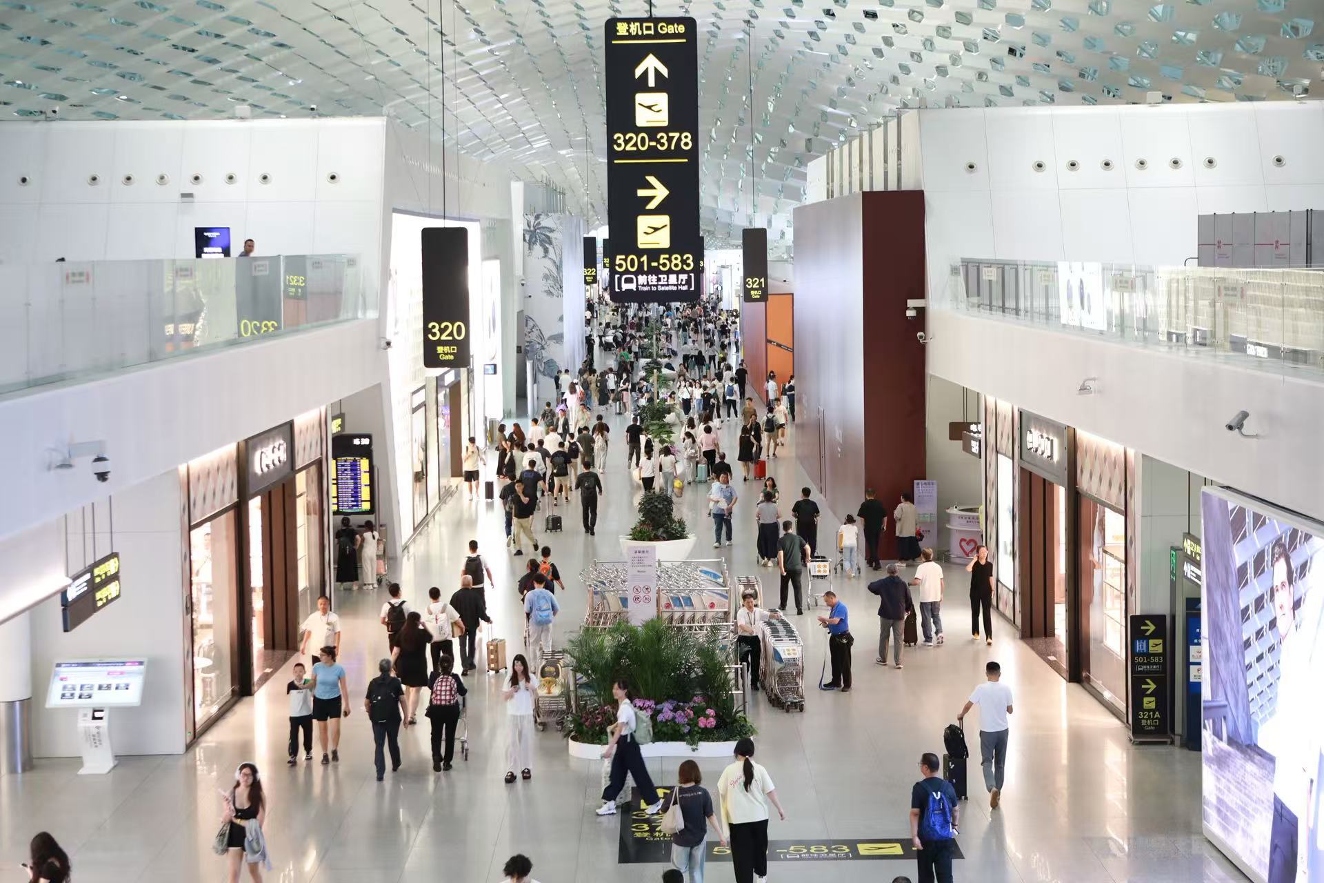 深圳机场7月国际及地区客流量超53万人次