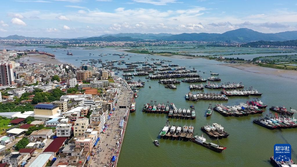 广东茂名:千帆竞发迎开渔 广东茂名:千帆竞发迎开渔