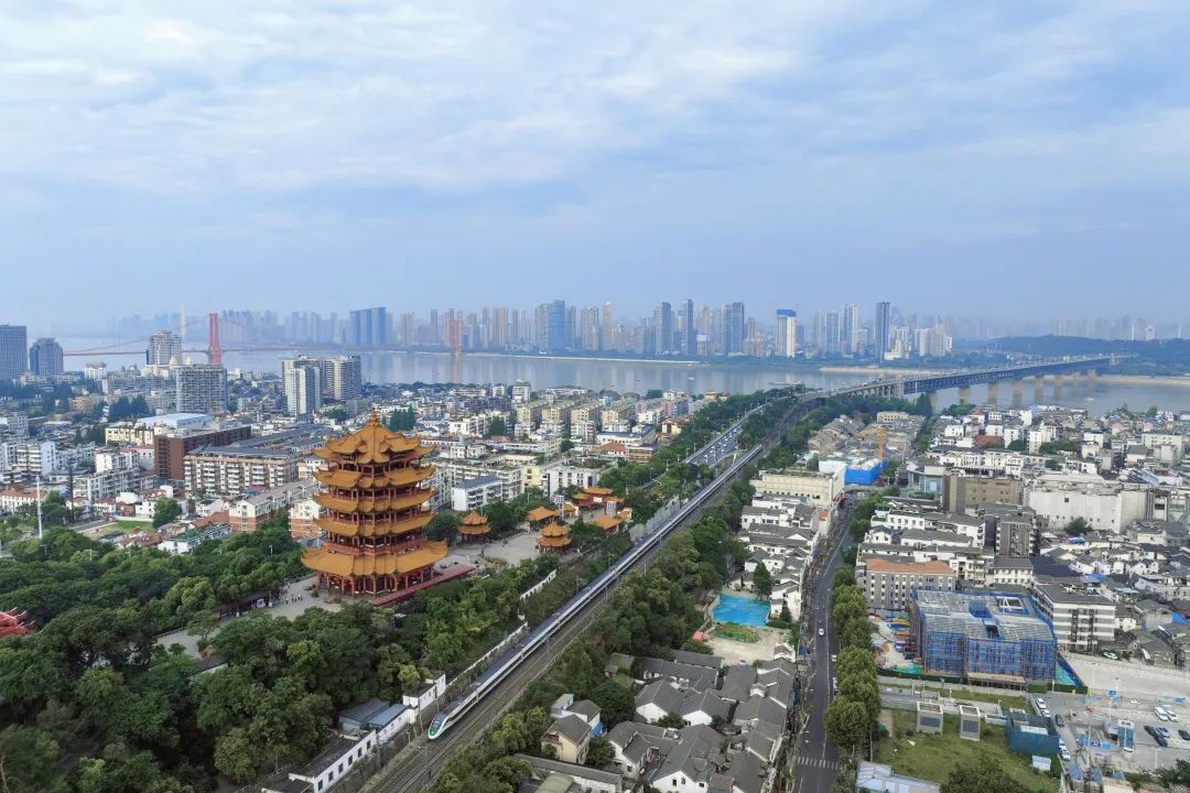 高铁列车过长江,要用几分钟? 高铁列车过长江,要用几分钟?