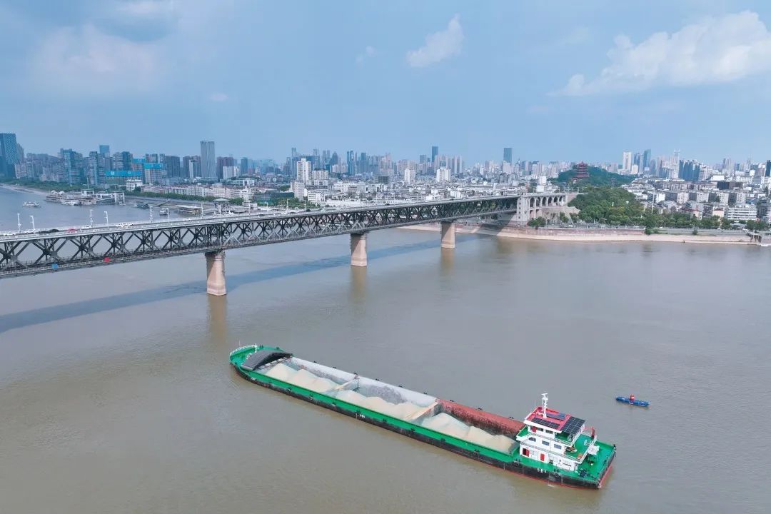 高铁列车过长江,要用几分钟? 高铁列车过长江,要用几分钟?