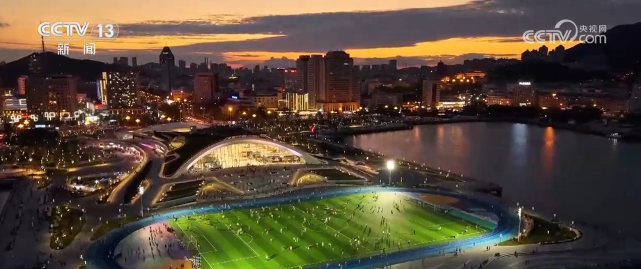 “体育+”经济全方位无死角借“体”出击 夏夜运动热力全开激起消费“涟漪” “体育+”经济全方位无死角借“体”出击 夏夜运动热力全开激起消费“涟漪”