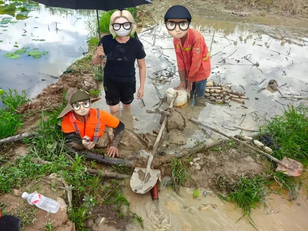 垃圾桶里的TA张开大嘴，死死“咬”住大爷右手……