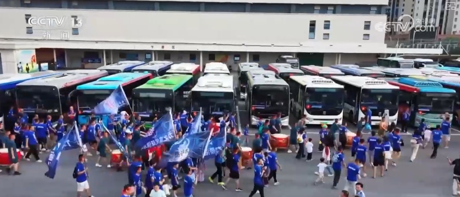 “体育+”经济全方位无死角借“体”出击 夏夜运动热力全开激起消费“涟漪” “体育+”经济全方位无死角借“体”出击 夏夜运动热力全开激起消费“涟漪”