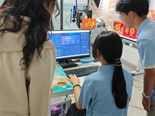 大学生开直播 以青春镜头赋能乡村振兴 大学生开直播 以青春镜头赋能乡村振兴