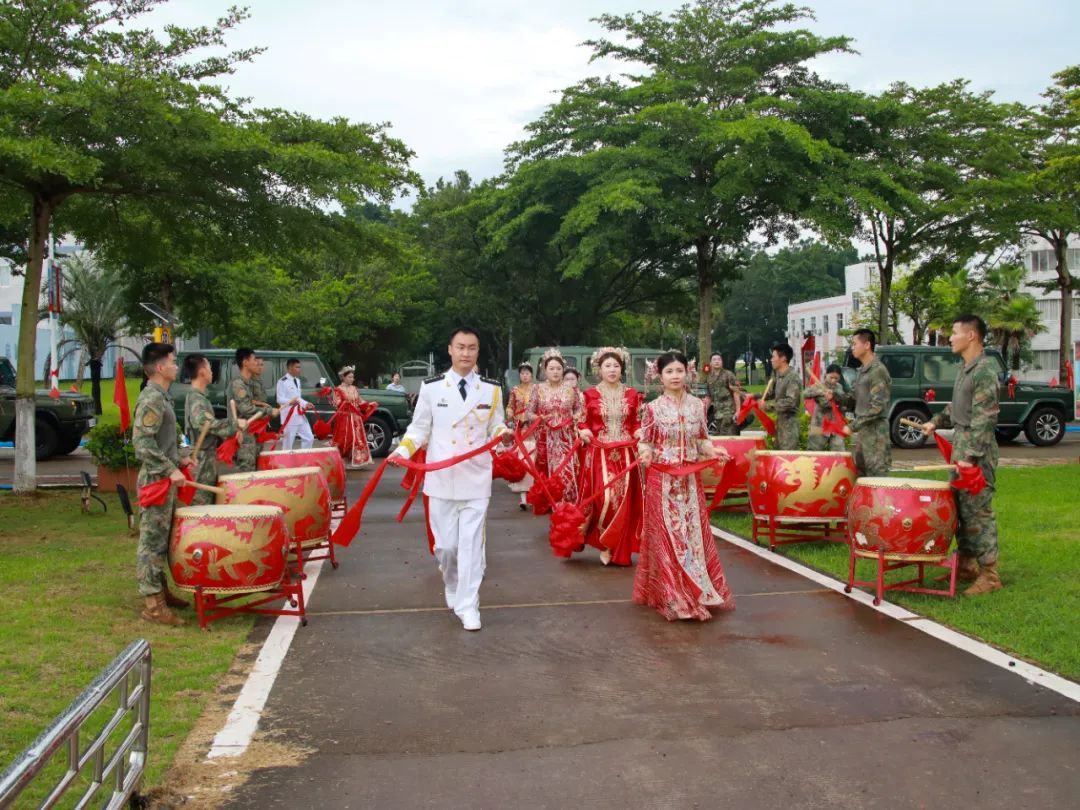 恭喜，他们结婚了！