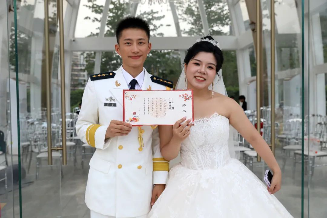 恭喜，他们结婚了！