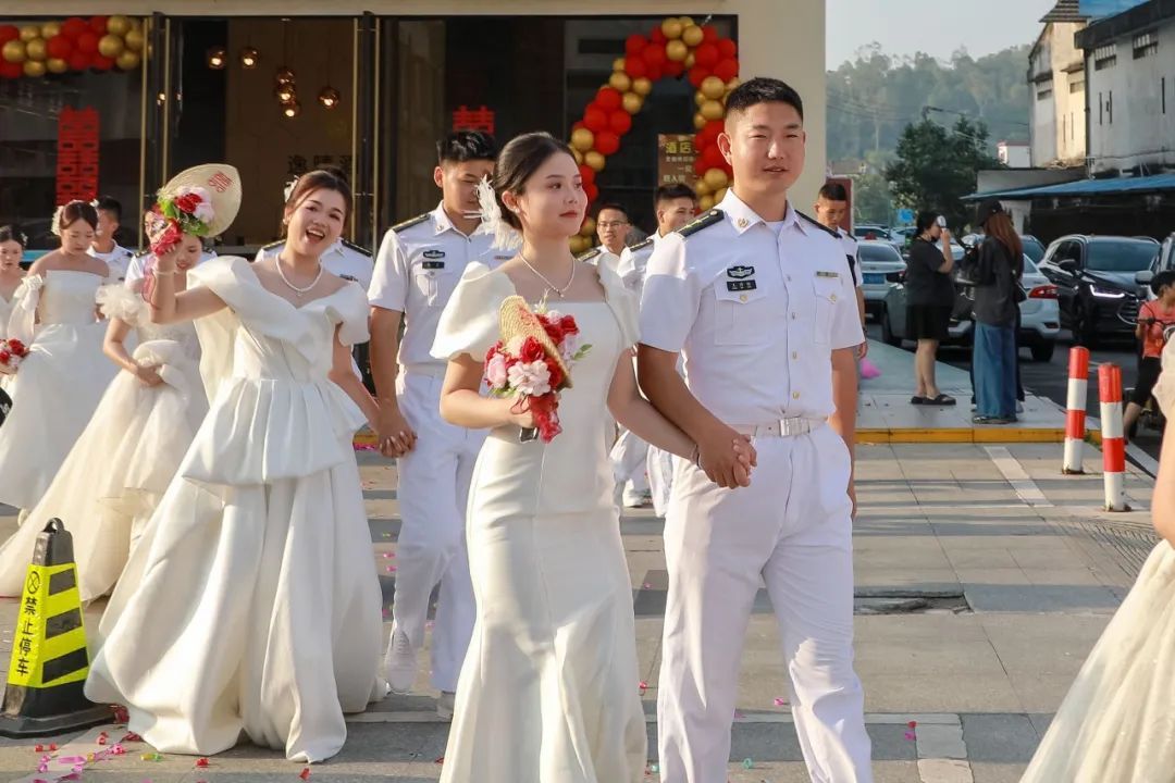 恭喜，他们结婚了！