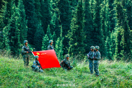 辛苦了！边防官兵用脚步丈量巡逻路