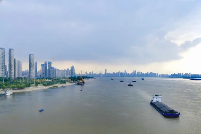 高铁列车过长江,要用几分钟? 高铁列车过长江,要用几分钟?