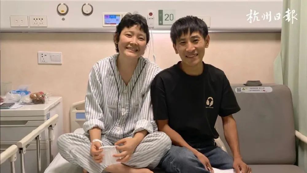 白血病女友遭父母放弃，他决定签字领证：“她活一天，我就管一天”