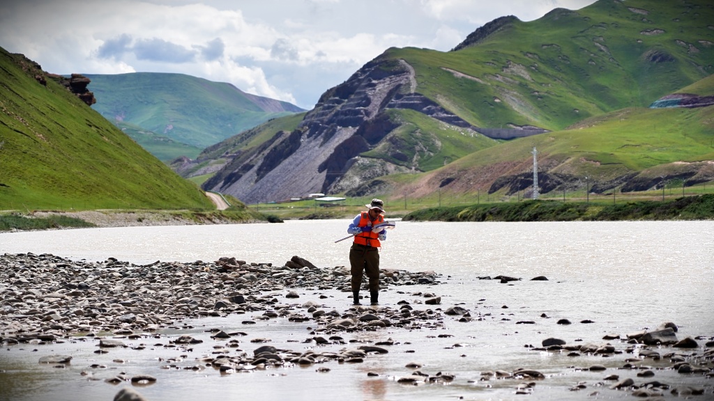 跟随“高原渔夫”探寻江源鱼类生存密码 跟随“高原渔夫”探寻江源鱼类生存密码