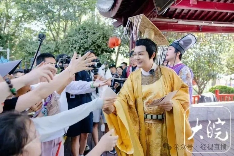 “李世民”扮演者回应在景区打工：是圆童年梦想，也是养家糊口