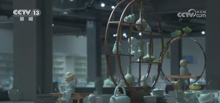 | “邂逅”绝美“中国色” “雨过天青”汝窑里的千年雅韵