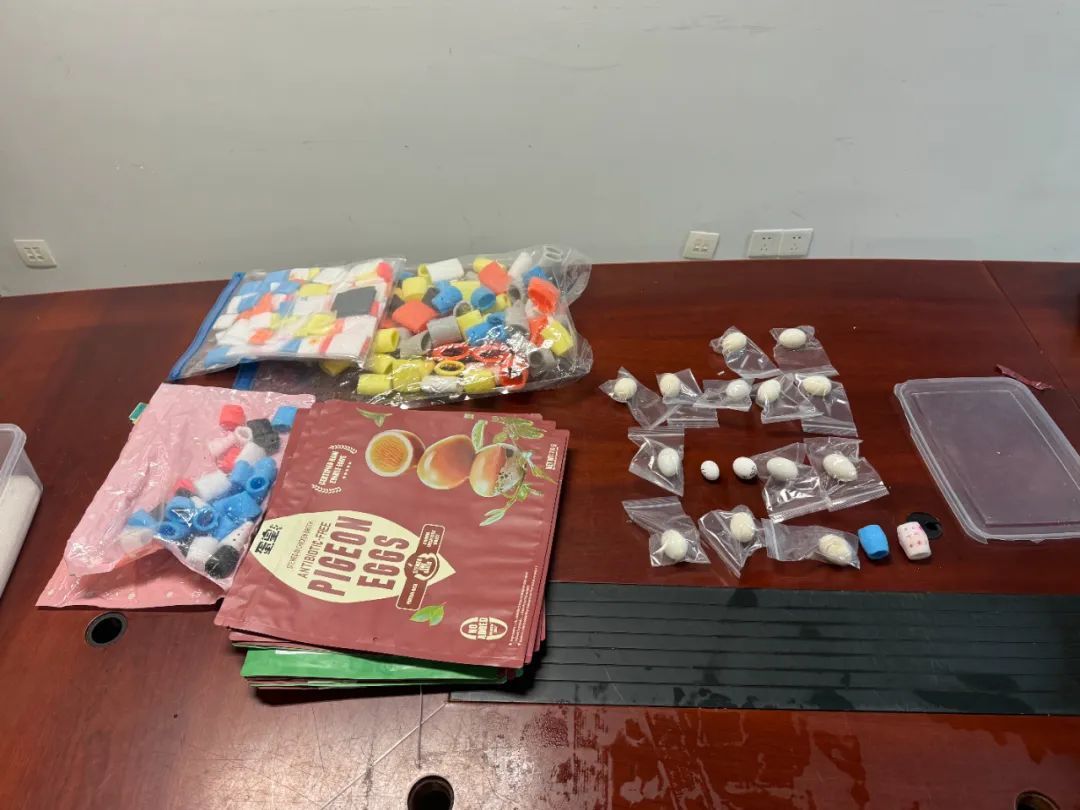 下水道里,救回鹦鹉蛋 下水道里,救回鹦鹉蛋