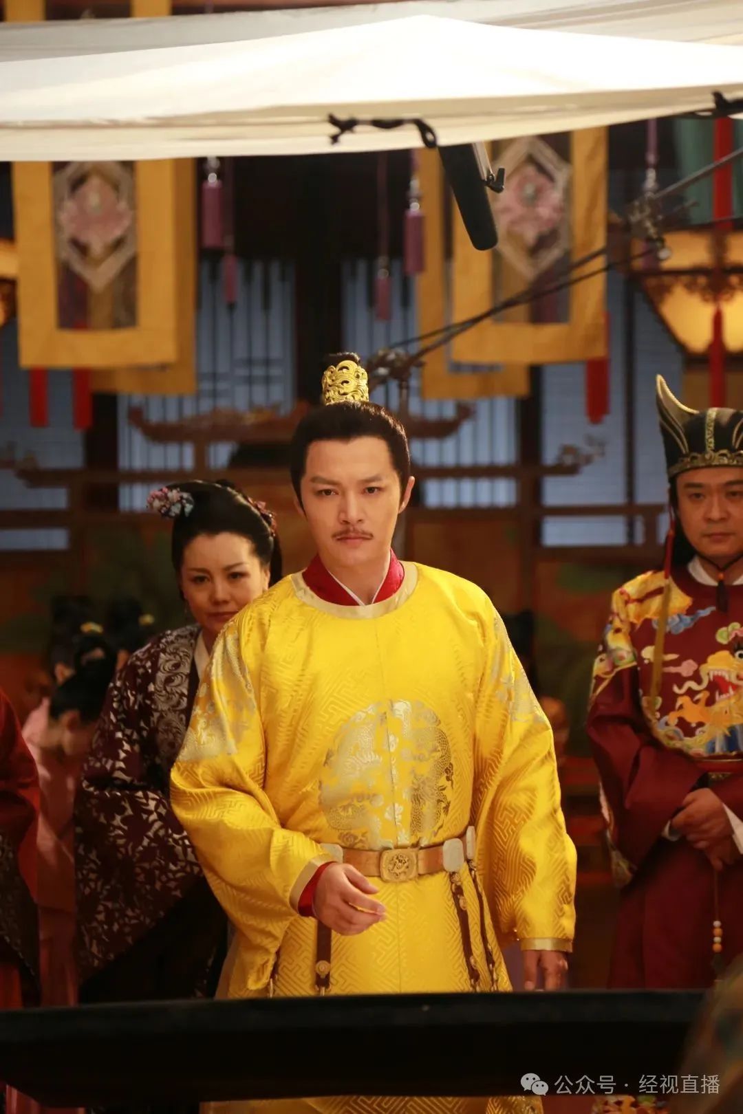 知名男演员被曝在景区打工，“我也需要养家糊口”