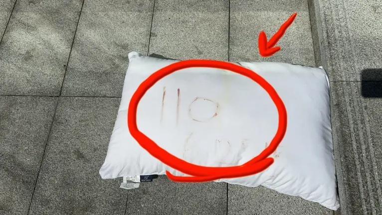 冲上热搜!外卖小哥发现带血枕头,女子被发现时已受困30小时 冲上热搜!外卖小哥发现带血枕头,女子被发现时已受困30小时