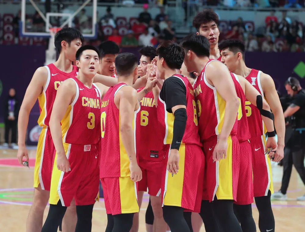 拼到最后!中国男篮获亚洲杯亚军 拼到最后!中国男篮获亚洲杯亚军