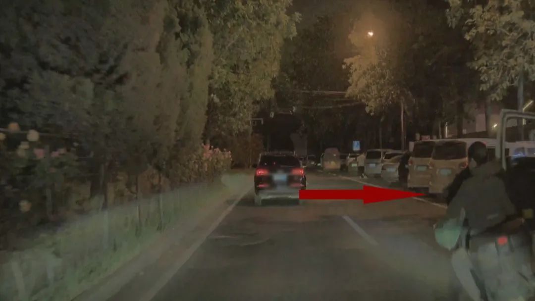 电动自行车遭遇“开门杀”，乘车人身亡！民警：这个动作很重要