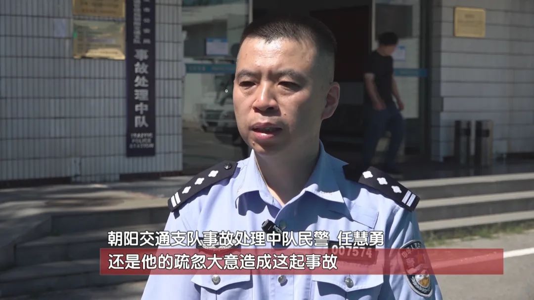 电动自行车遭遇“开门杀”，乘车人身亡！民警：这个动作很重要