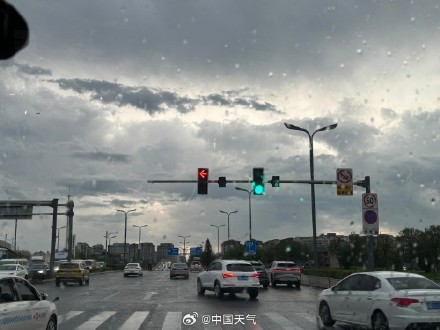 暴雨！成都今天仍有分散阵雨或雷雨