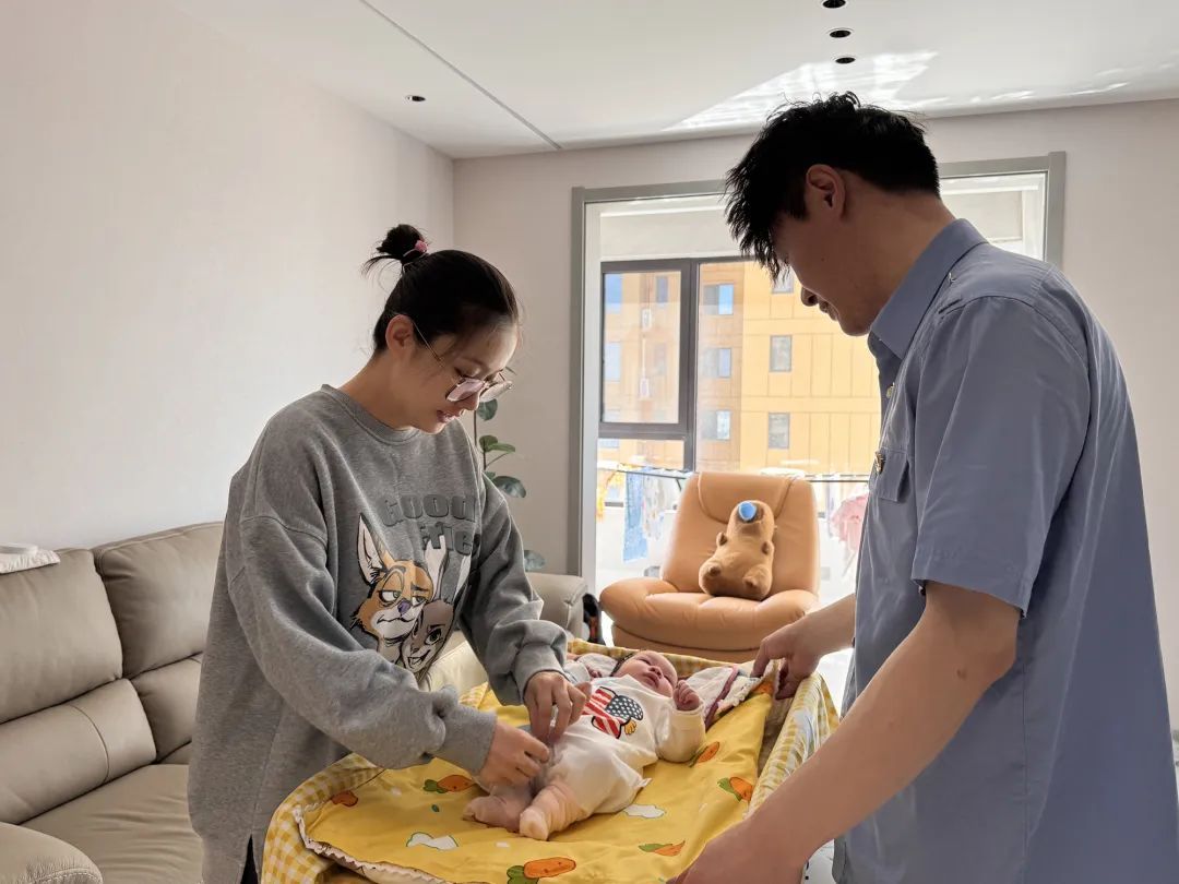 校友→同事→夫妻!跨越1240公里的铁路爱情,令人动容! 校友→同事→夫妻!跨越1240公里的铁路爱情,令人动容!