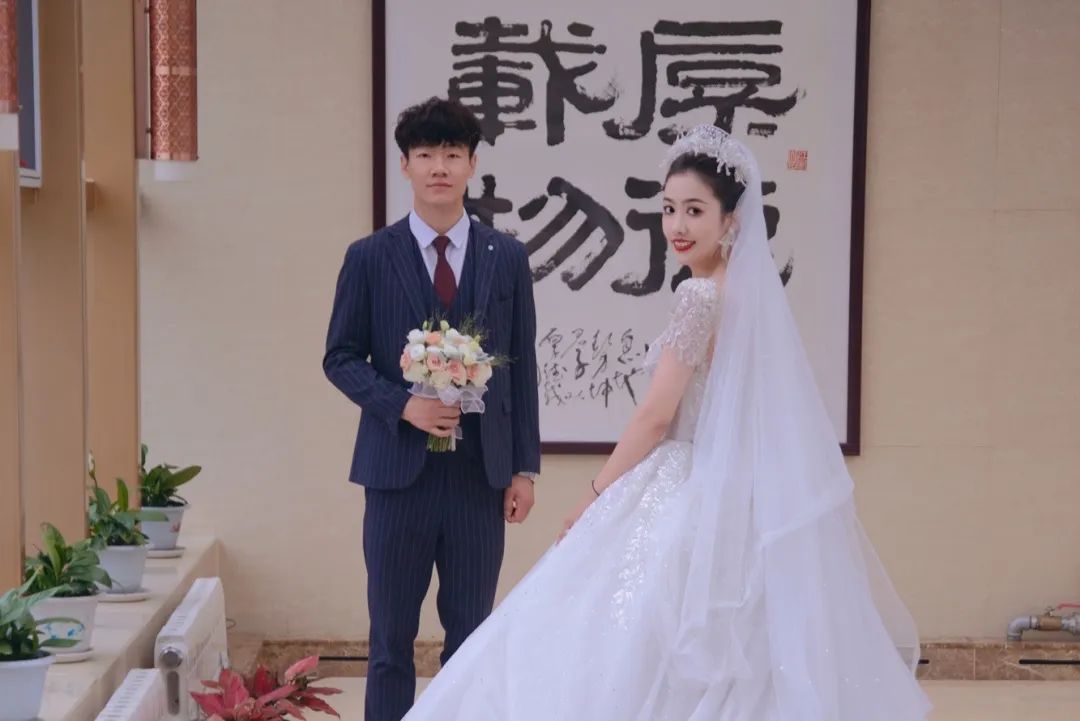 校友→同事→夫妻!跨越1240公里的铁路爱情,令人动容! 校友→同事→夫妻!跨越1240公里的铁路爱情,令人动容!