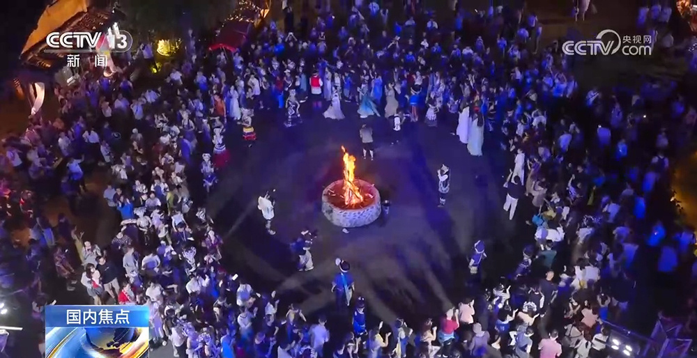 贵州贵阳：“避暑游”“夜经济”吸引众多外籍游客