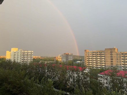 雨后看见彩虹！北京晚霞金光漫天！