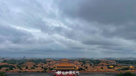北京阴云密布,暴雨雷电大风三预警中! 北京阴云密布,暴雨雷电大风三预警中!